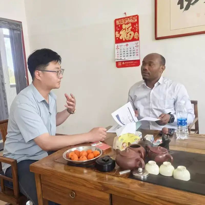 Afrikanska kunder besökte Liweiyuan för att gemensamt utöka marknaden för afrikansk stålstruktur