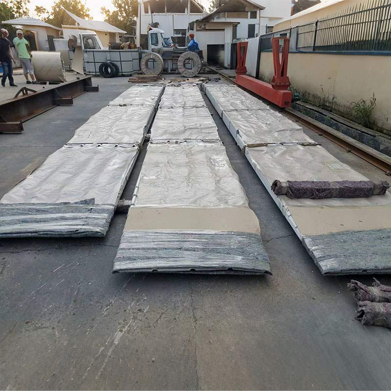 Vad är färgade stålplåtar och varför dominerar de moderna taksystem